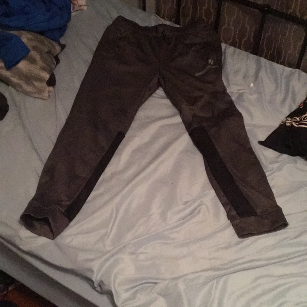 Sweat pants.